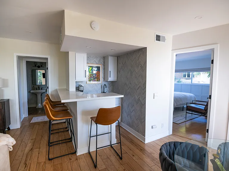 8401 Fountain Ave #4 — Photo 29