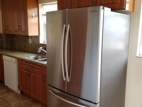 5th image of 1075 Miami Gardens Dr #211