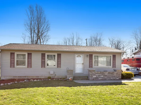 208 S Lester St, Capac, MI 48014