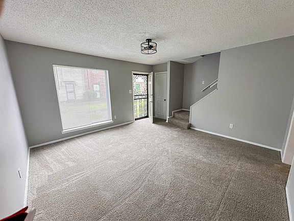 5th image of 1738 Fox Hunt Ln #1738