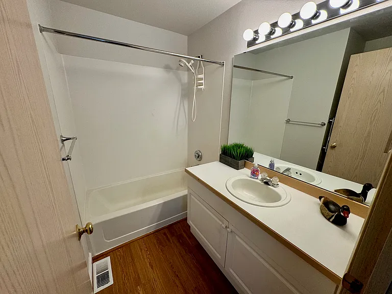 Upstairs Full Bath