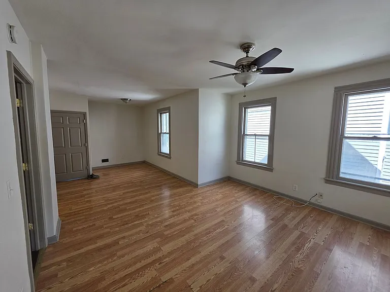 30 Hickory St #2 — Photo 6