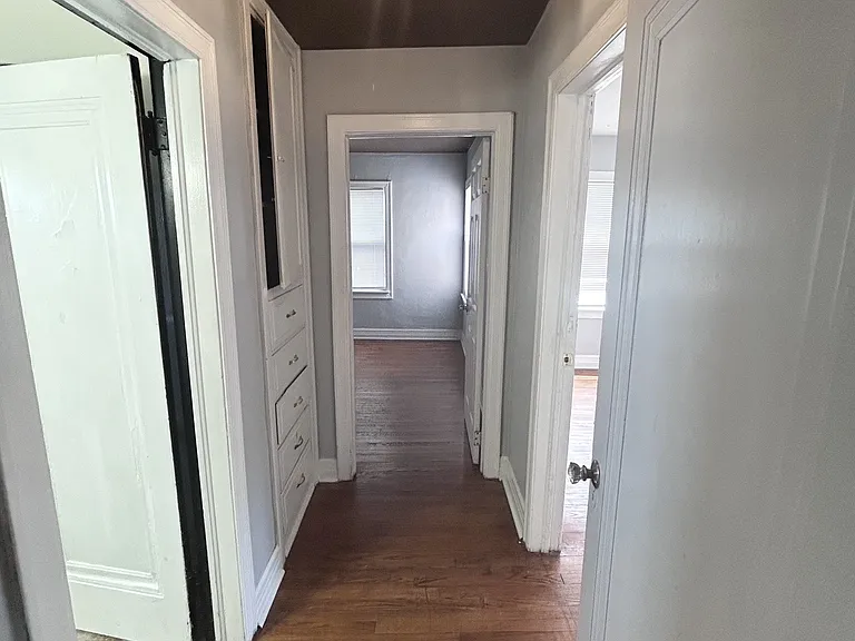 2433 NW 22nd St — Photo 9