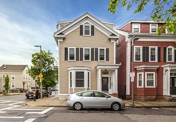 3rd image of 390 K St #1
