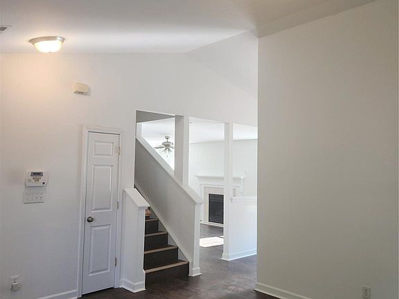 3rd image of 8103 Lamplighter Pl