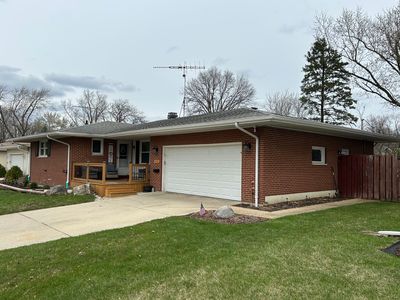 220 Fairview Dr, St Charles, IL, 60174