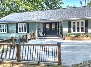 1169 Molokai Dr, Tega Cay, SC 29708