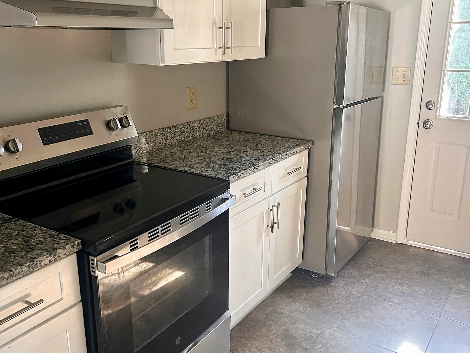 1616 Riverside Trl NE — Photo 4