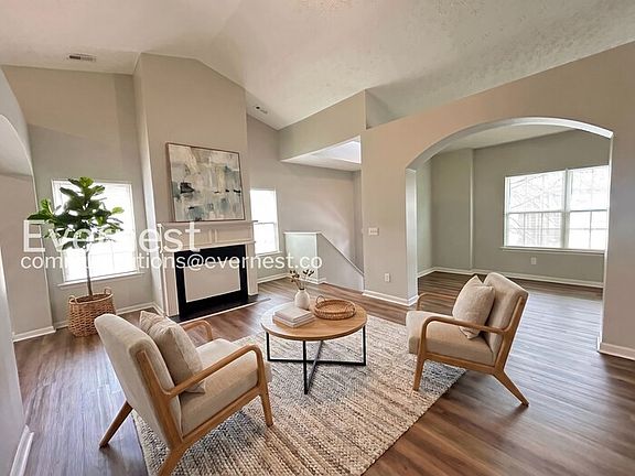 3rd image of 4095 Robin Cir