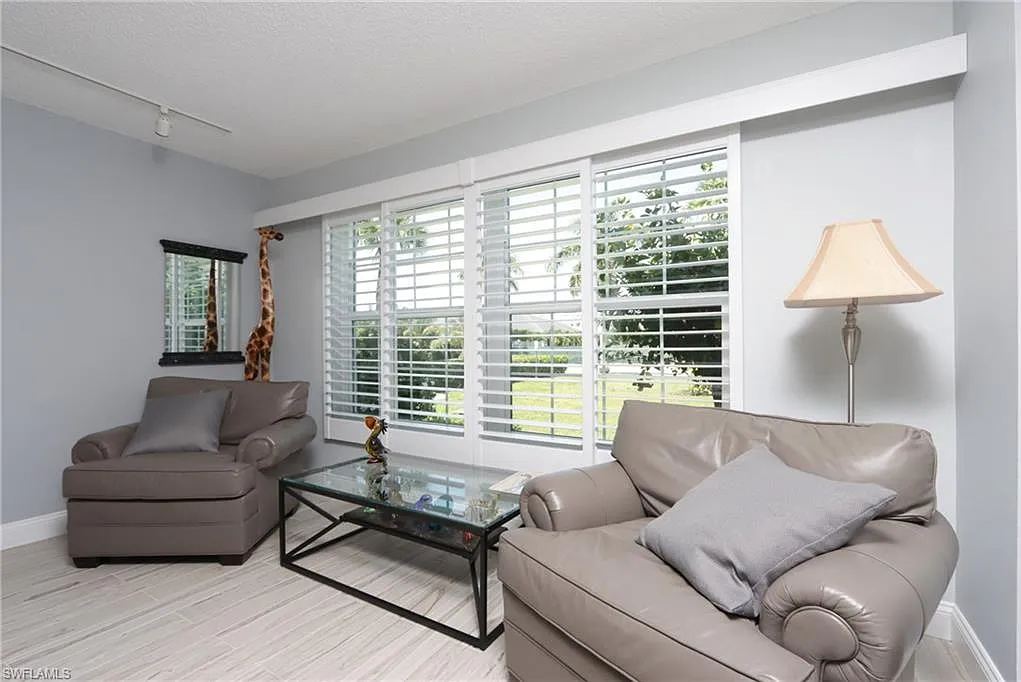 3 bed, 2.0 bath, 1542 sqft, $8,000 — Photo 4