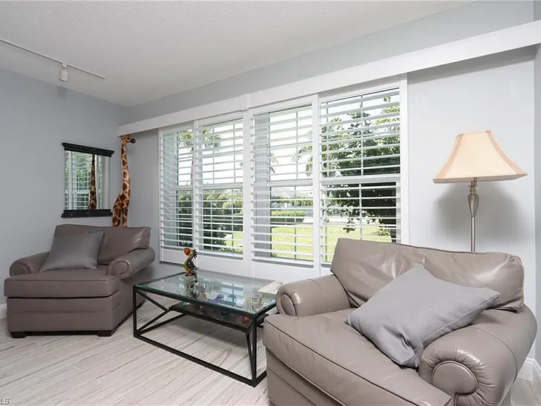 4200 Belair Ln #114 — Photo 4