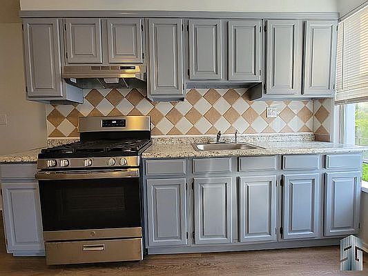 2nd image of 535 Meeker Ave #2