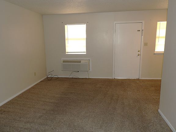 2nd image of 1707 SW B Ave APT A5