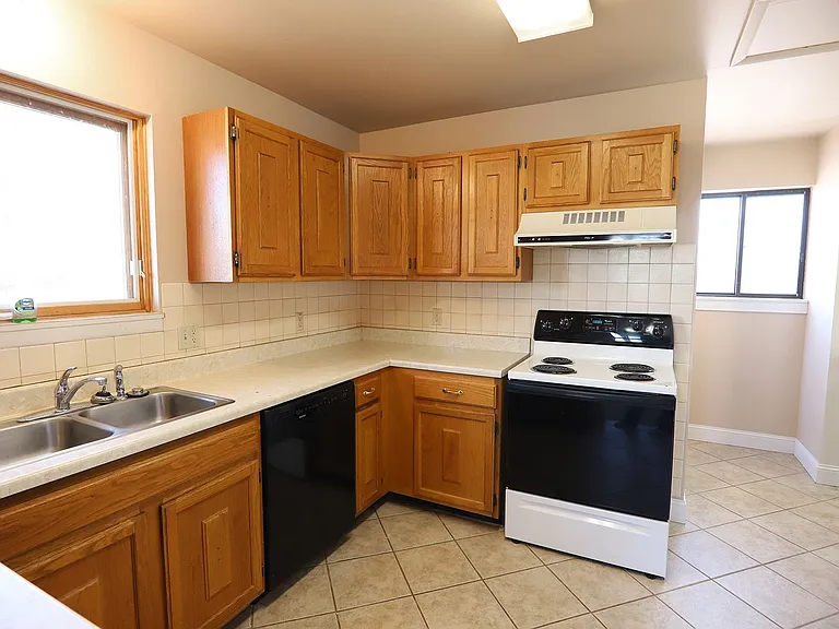 2260 Papago Ct — Photo 6