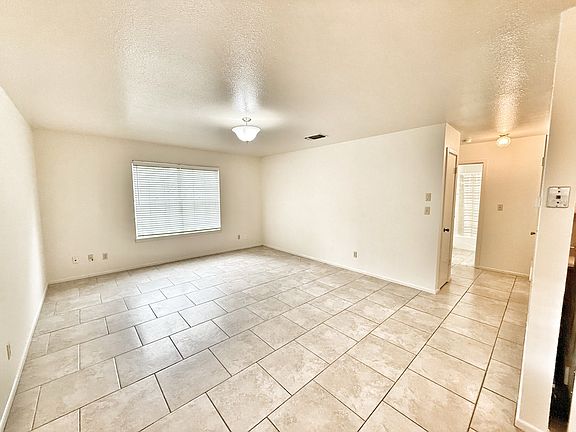 3rd image of 331 Bobolink Dr