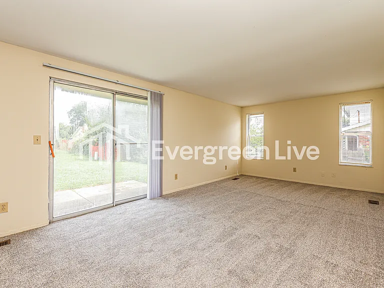 7398 Calmcrest Ct — Photo 5
