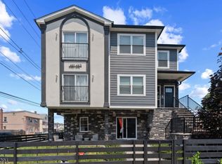 461 1St Ave, Elizabeth City, NJ 07206