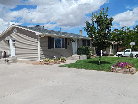 Exterior with driveway