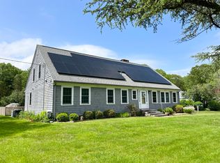 104 Quaker Farm Rd, Groton, CT 06355