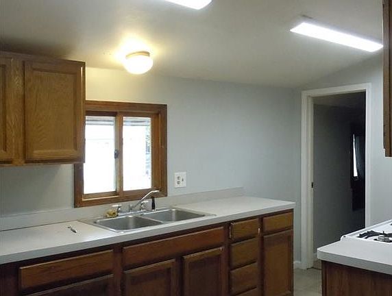 4th image of 117 Bennett St