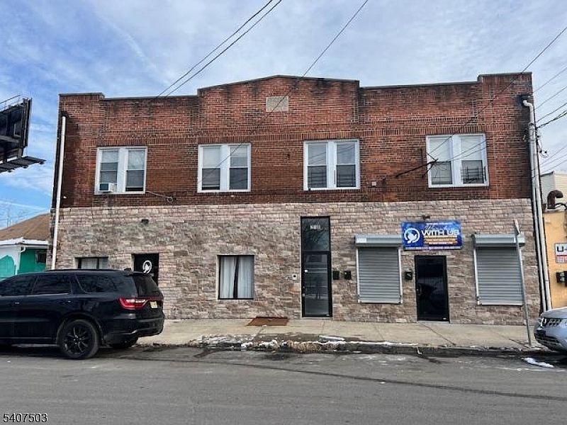 1st image of 218-220 Clinton Pl