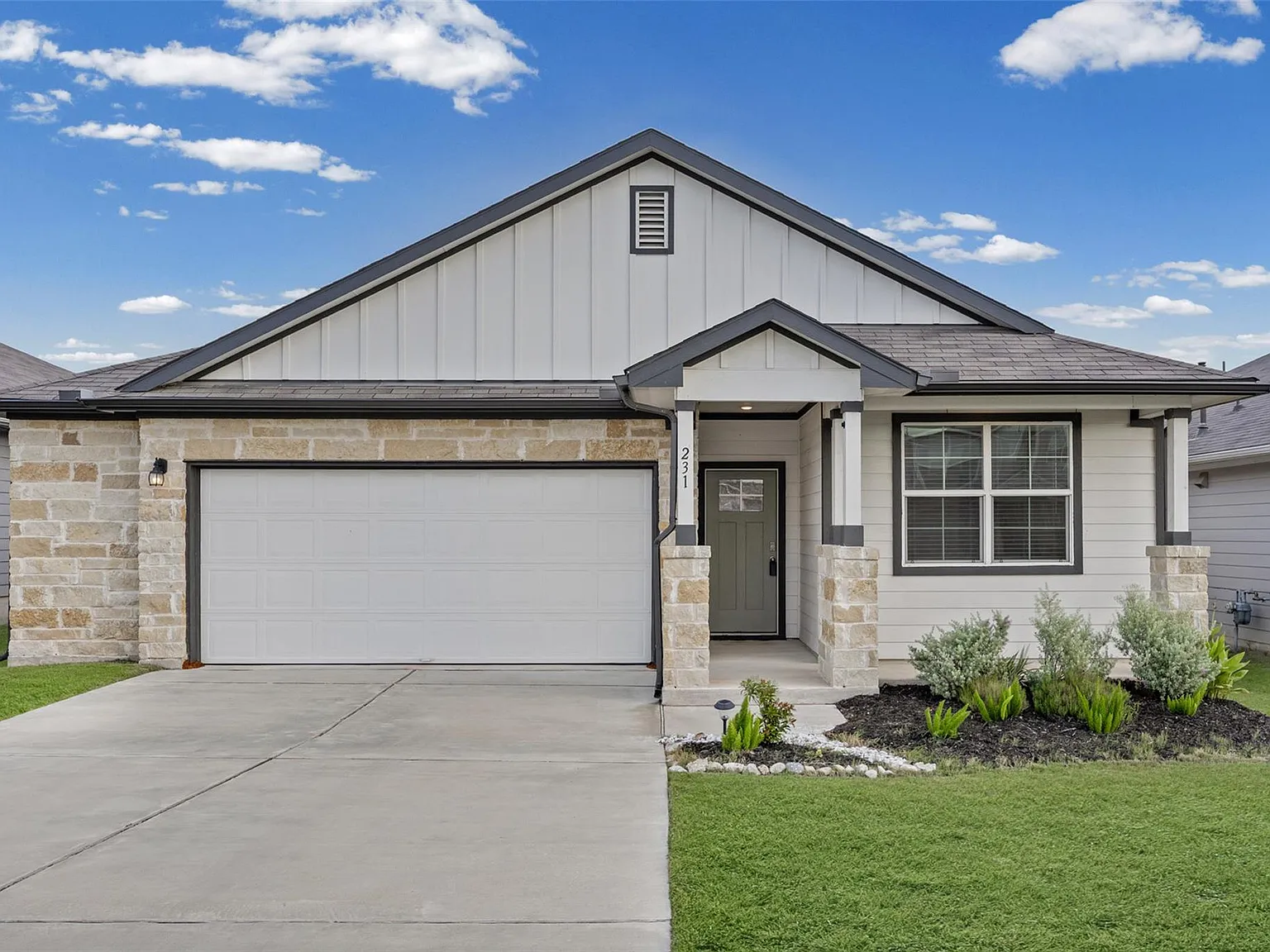 4 bed, 2.0 bath, 1855 sqft, $2,100 — Photo 1