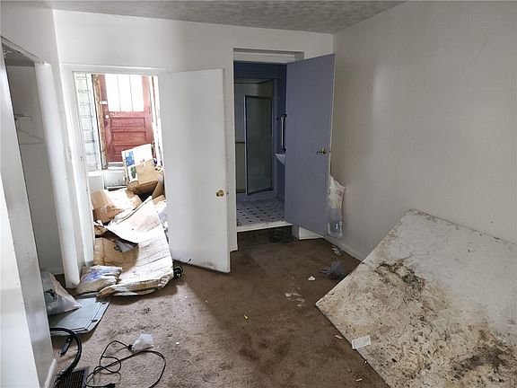 5th image of 721 Monongahela Ave