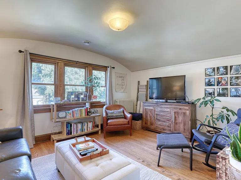 2078 Ludington Ave #UPPER — Photo 9