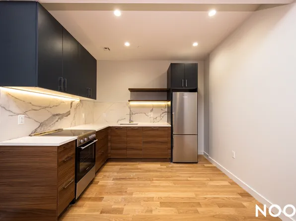 45-57 Davis Street 815 image 3 of 47
