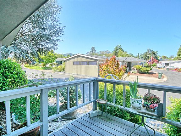 3rd image of 1848 Tamarac Ln