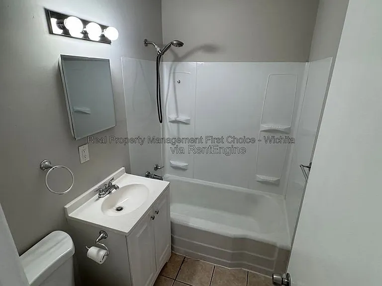 1636 S Mission Rd — Photo 9