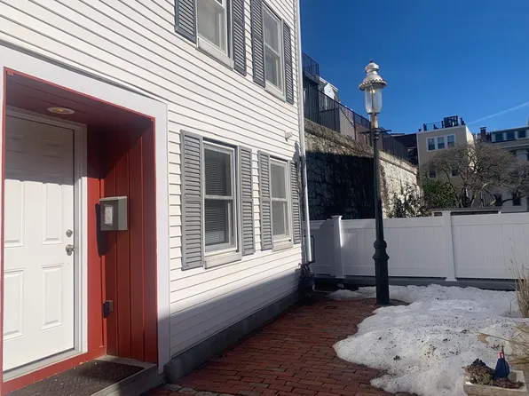 8 Avon Pl, Charlestown, MA 02129