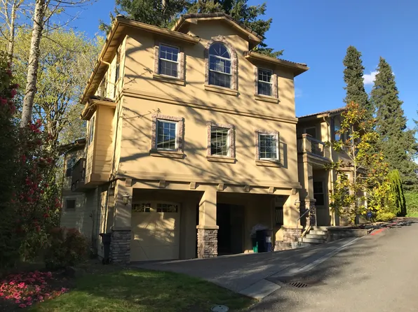 12326 NE 102nd Ln, Kirkland, WA 98033