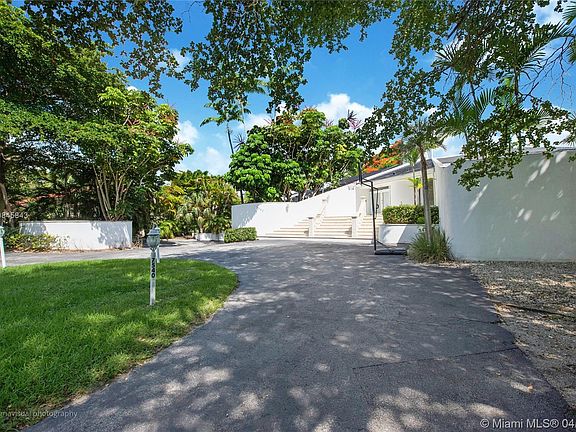 3rd image of 7540 Los Pinos Blvd #0