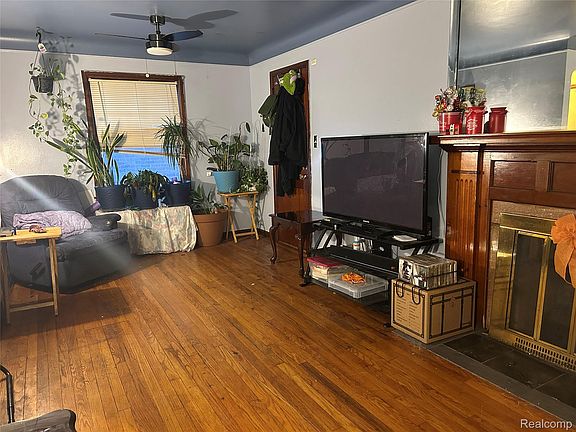 2nd image of 18415 Edinborough Rd