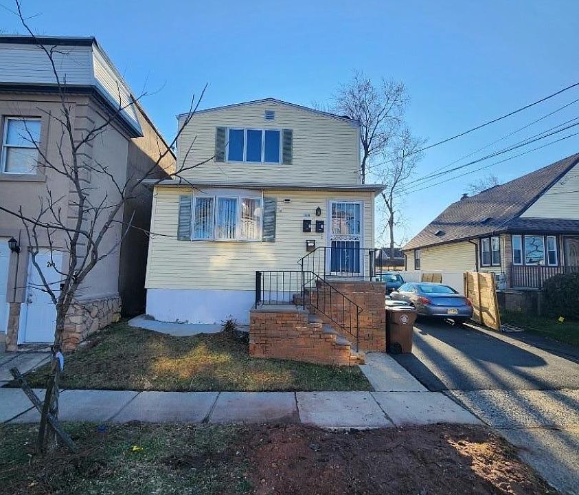 1st image of 1310 E Henry St