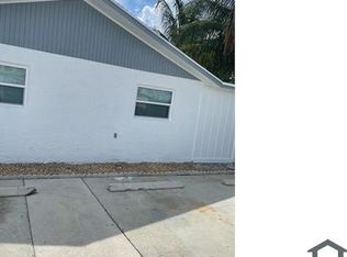 334 Mockingbird Ln, Lake Worth, FL 33462