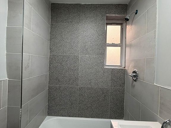 4th image of 515 W 7th St APT 103