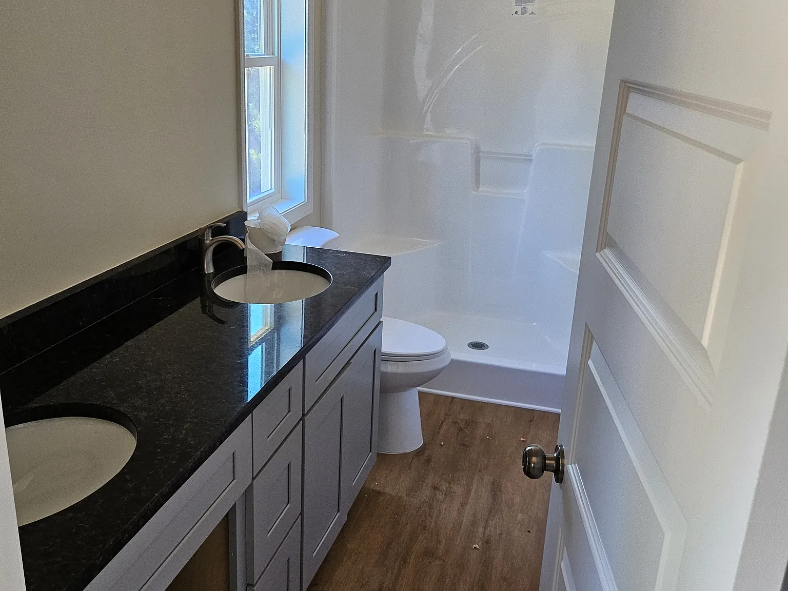 3 bed, 2.5 bath, 1400 sqft, $2,100 — Photo 4