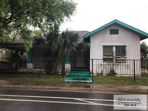 1st image of 807 E 7th St