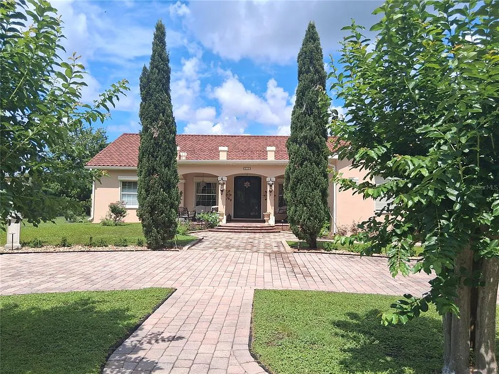 4 bed, 3.0 bath, 2119 sqft, $6,000 — Photo 3