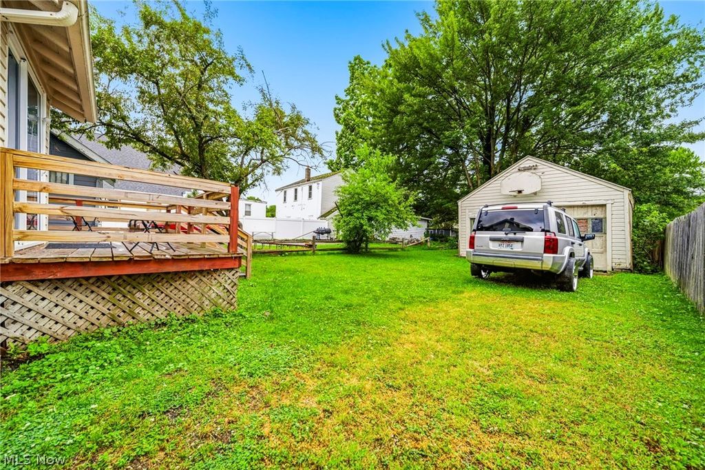 618 W 57th St, Ashtabula, OH - View 5