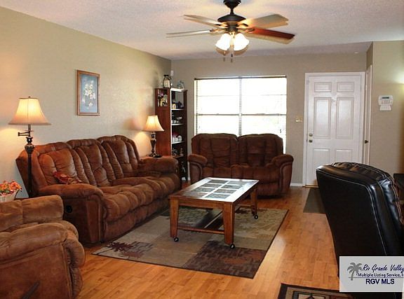 3rd image of 2621 E Dunkin Cir