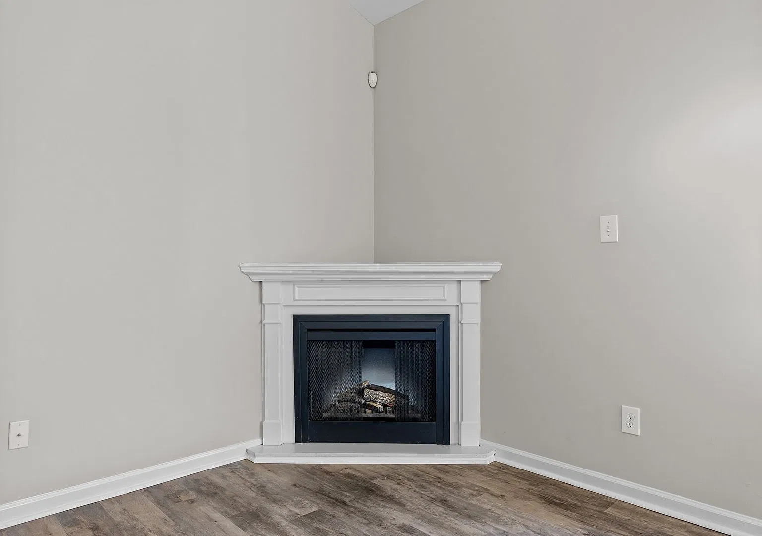 3 bed 2 bath in Broadway! — Photo 4
