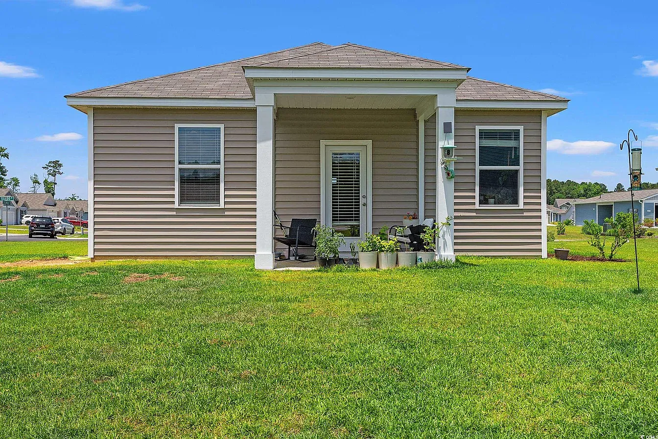 3 bed, 1185 sqft, $1,900 — Photo 4