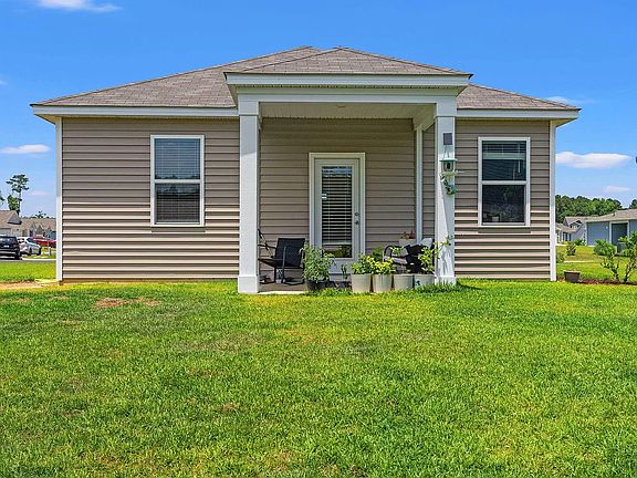 2nd image of 402 Toledo St