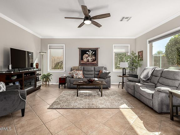 3rd image of 1431 E WINGED FOOT Drive