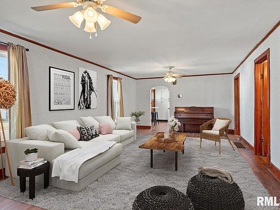 4th image of 302 S Pine St