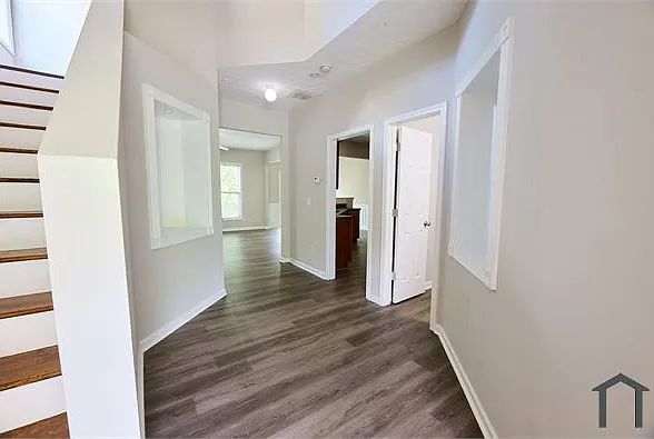 4515 Windale Dr — Photo 3