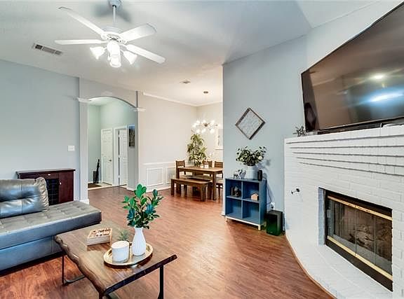 4th image of 4604 Bluebird Ln